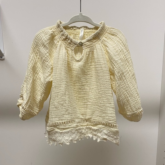 Rylee + Cru Ivory Guingy Blouse - Picture 3 of 5